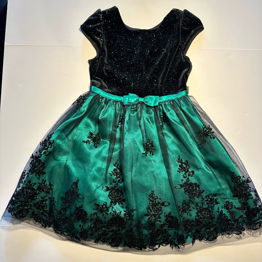 Girl’s Jona Michelle green and black Holiday Dress size 12